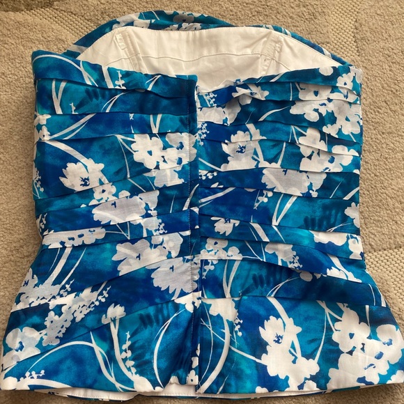 B&W strapless top. - Picture 2 of 6